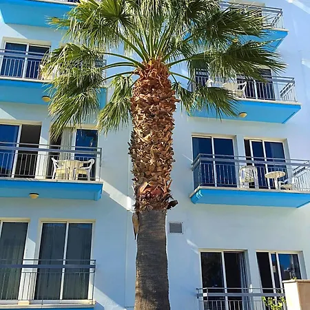 Aparthotel Blue Crane Apts Limassol